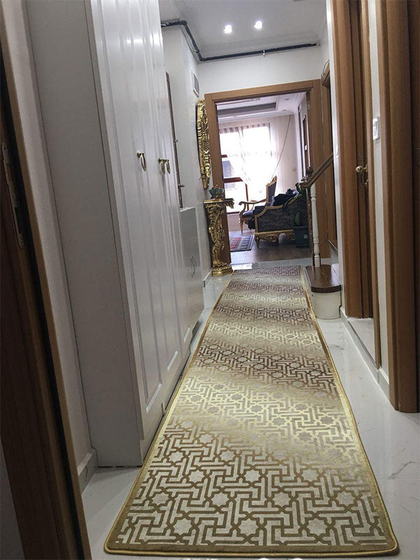 Trend Model 003 Main Image