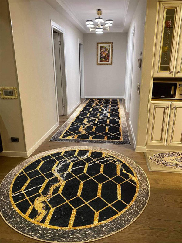 Trend Model 004 Hover Image