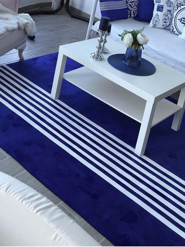 Trend Model 006 Hover Image