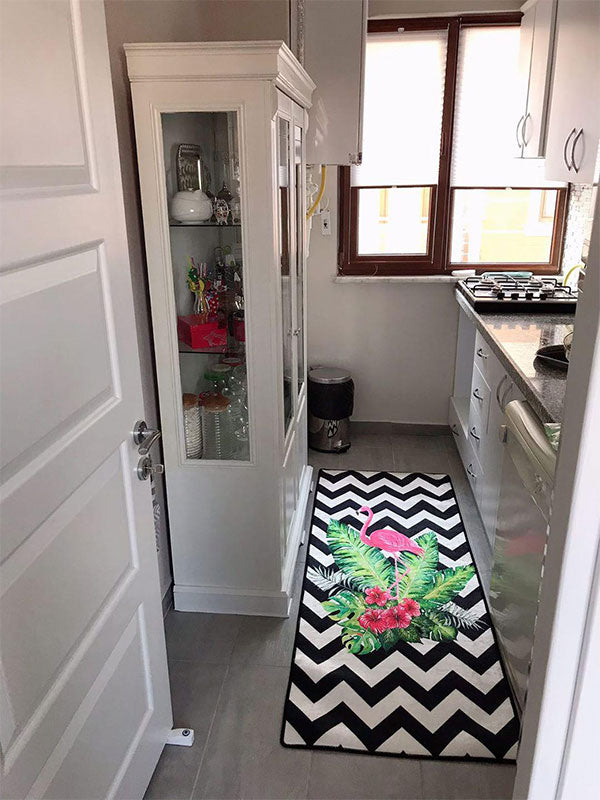 Trend Model 008 Hover Image